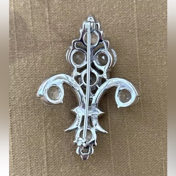 Vintage REJA, Inc. Fleur De Lis Silver Crystal Brooch - Picture 5 of 12